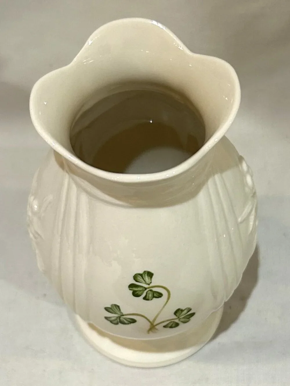 Irish Donegal Belleek Porcelain Mourne Vase 4.75